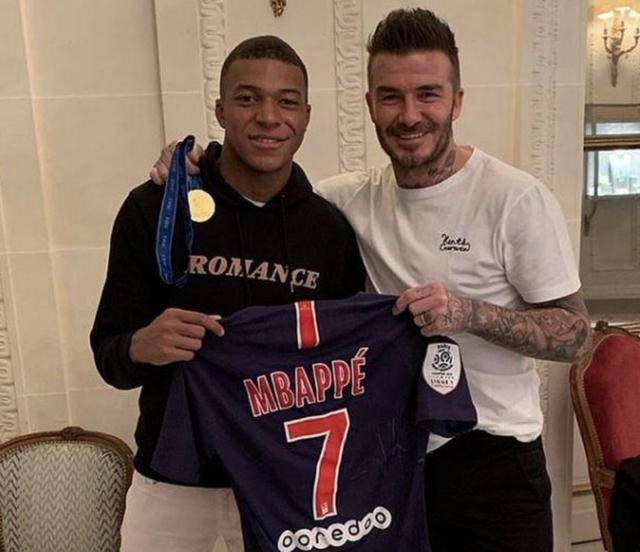 历史第一人！梅西解锁职业生涯第400次助攻（梅西职业生涯第400次助攻达成，史上首人）