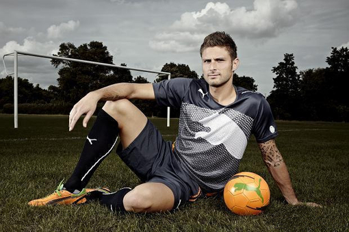 出席白宫晚宴后，C罗与美国防务部长合影（白宫晚宴后，C罗与美国防长合影留念）