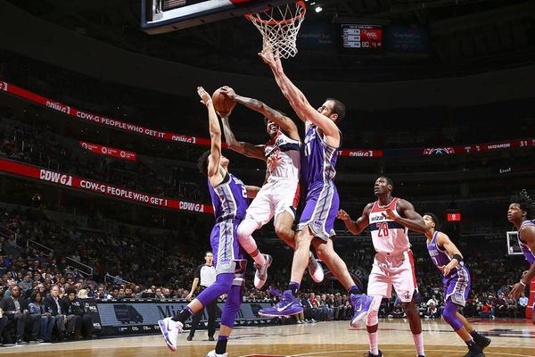 罗体：齐尔克泽愿意加盟罗马，但罗马先租后买报价被曼联拒绝（罗体：齐尔克泽点头加盟罗马，曼联否决先租后买方案）