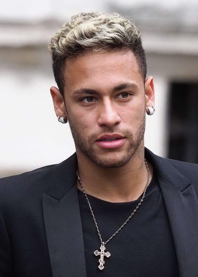 表现不错！穆卡萨：很享受我的主场首秀，我展示了曼城青训的实力（表现抢眼！穆卡萨：尽兴完成主场处子秀，展现了曼城青训实力）