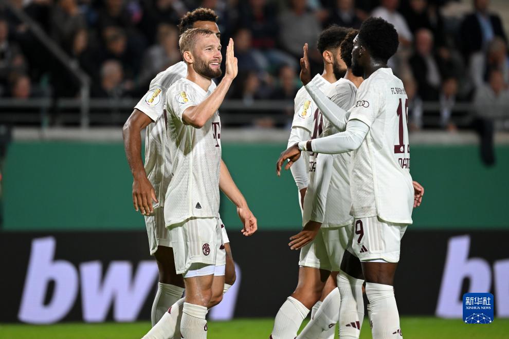 雷迪克谈里夫斯表现低迷：他扛了我们六周，消耗很大（雷迪克评里夫斯状态低迷：连扛球队六周，消耗巨大）