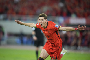 孔蒂：双线能力不足？我们买了个9个人，问题是有7个人受伤了（孔蒂：双线无力？我们引进了9人，可有7人伤停）