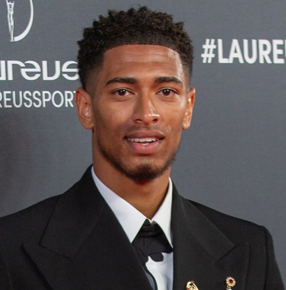 喀麦隆队表现强势（喀麦隆队气势如虹）