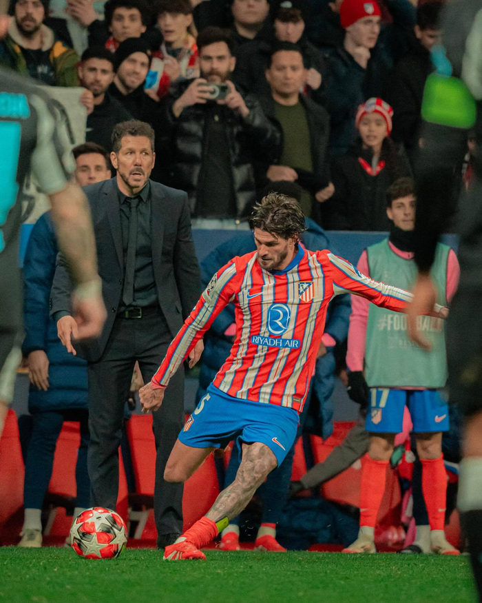 状态全无！浓眉半场4中0贡献0分3板2助，罚球2中0